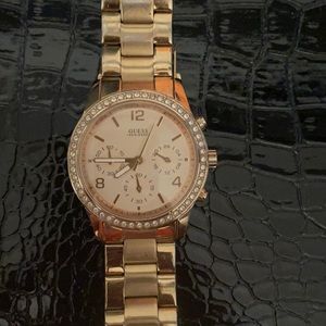 GUESS GOLD WATERPROOF WATCH
